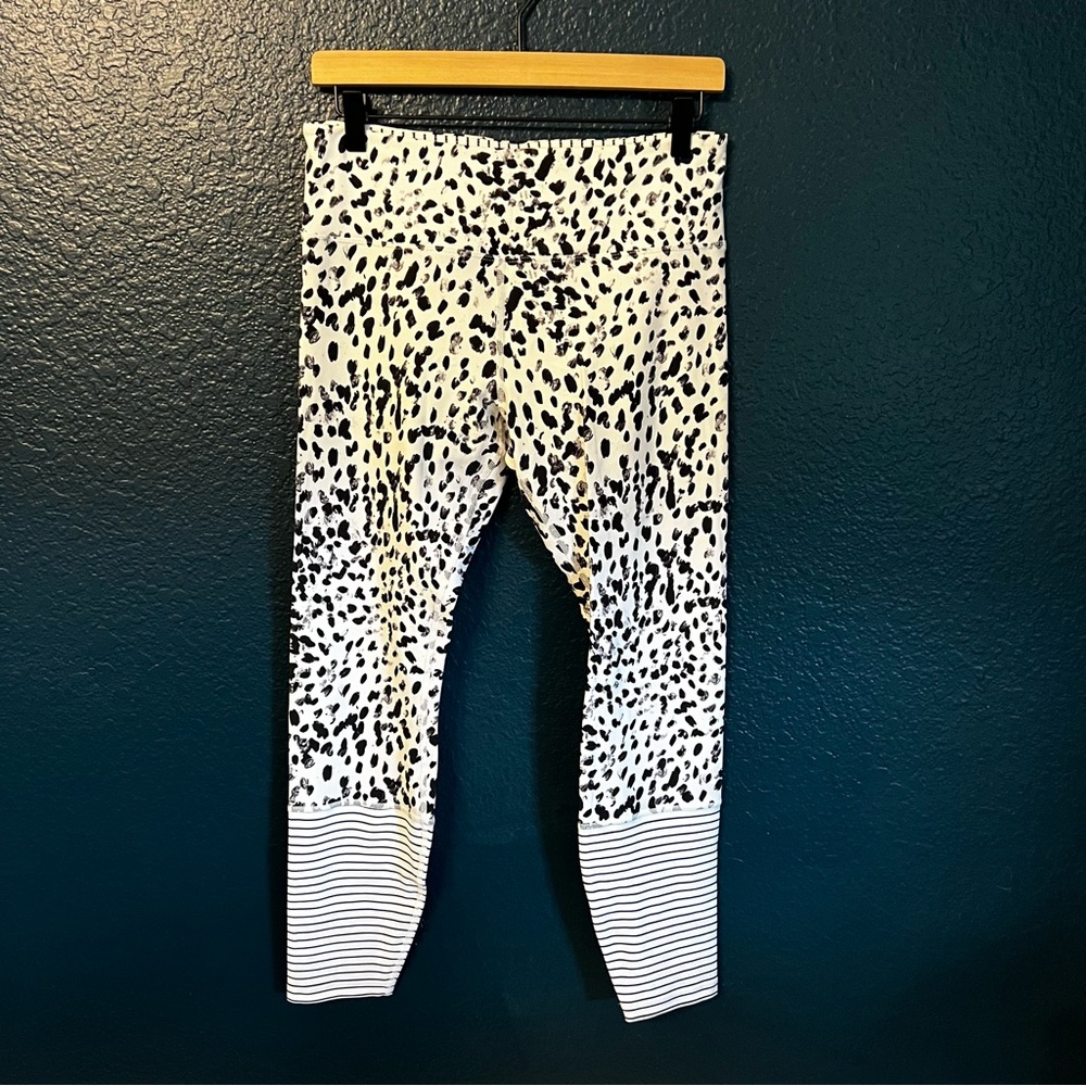 Lorna Jane mix match pattern cropped athletic leggings